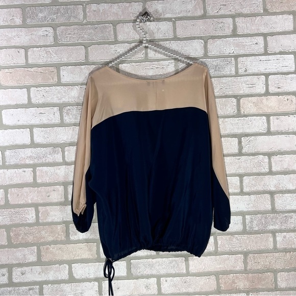 Karina Grimaldi Silk Colorblock Cream and Navy Blouse Size XS - Picture 5 of 10